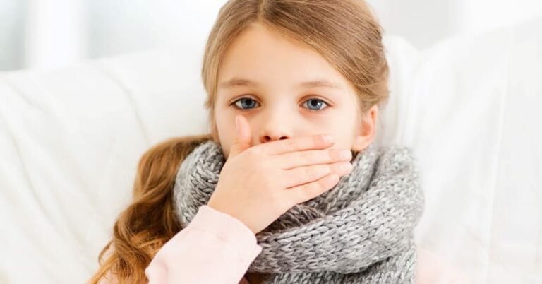 Criança com tosse