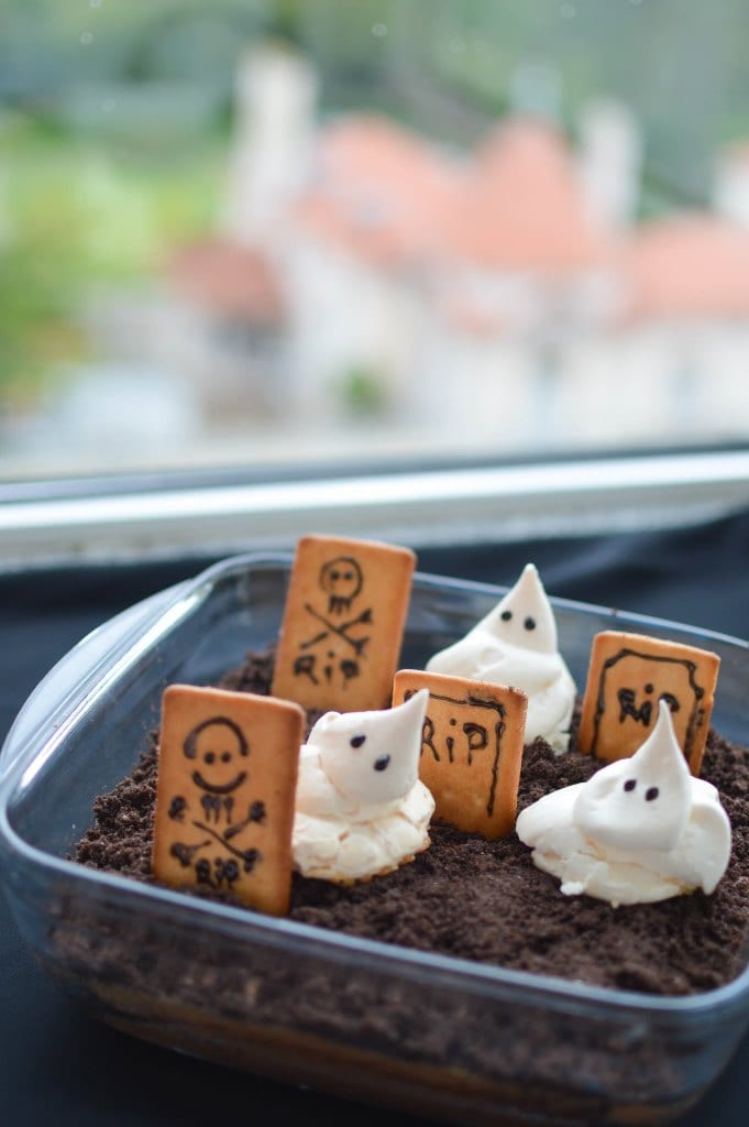 bolo halloween cemitério de chocolate