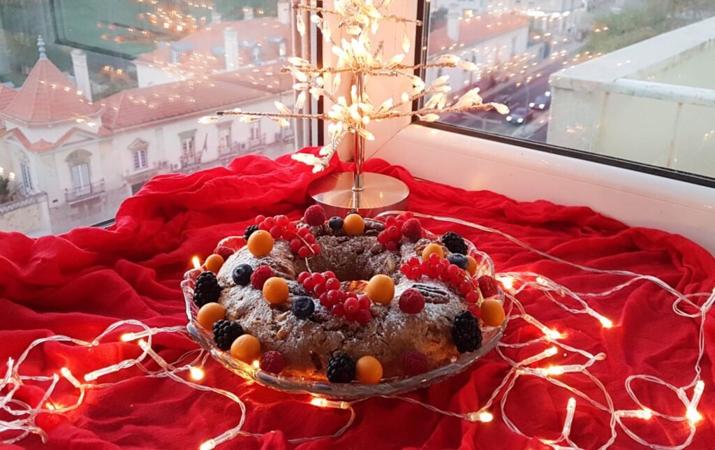 bolo rei de iogurte delicioso e rápido de fazer