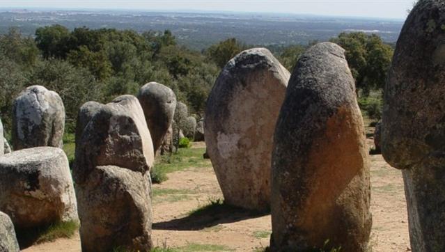 cromeleque dos almendres O que visitar em Évora com crianças