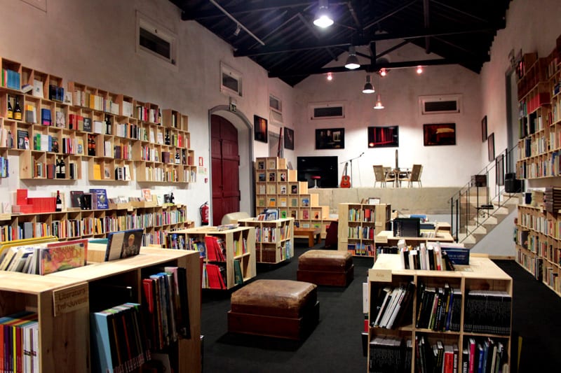 Livraria da Adega o que visitar em óbidos com crianças