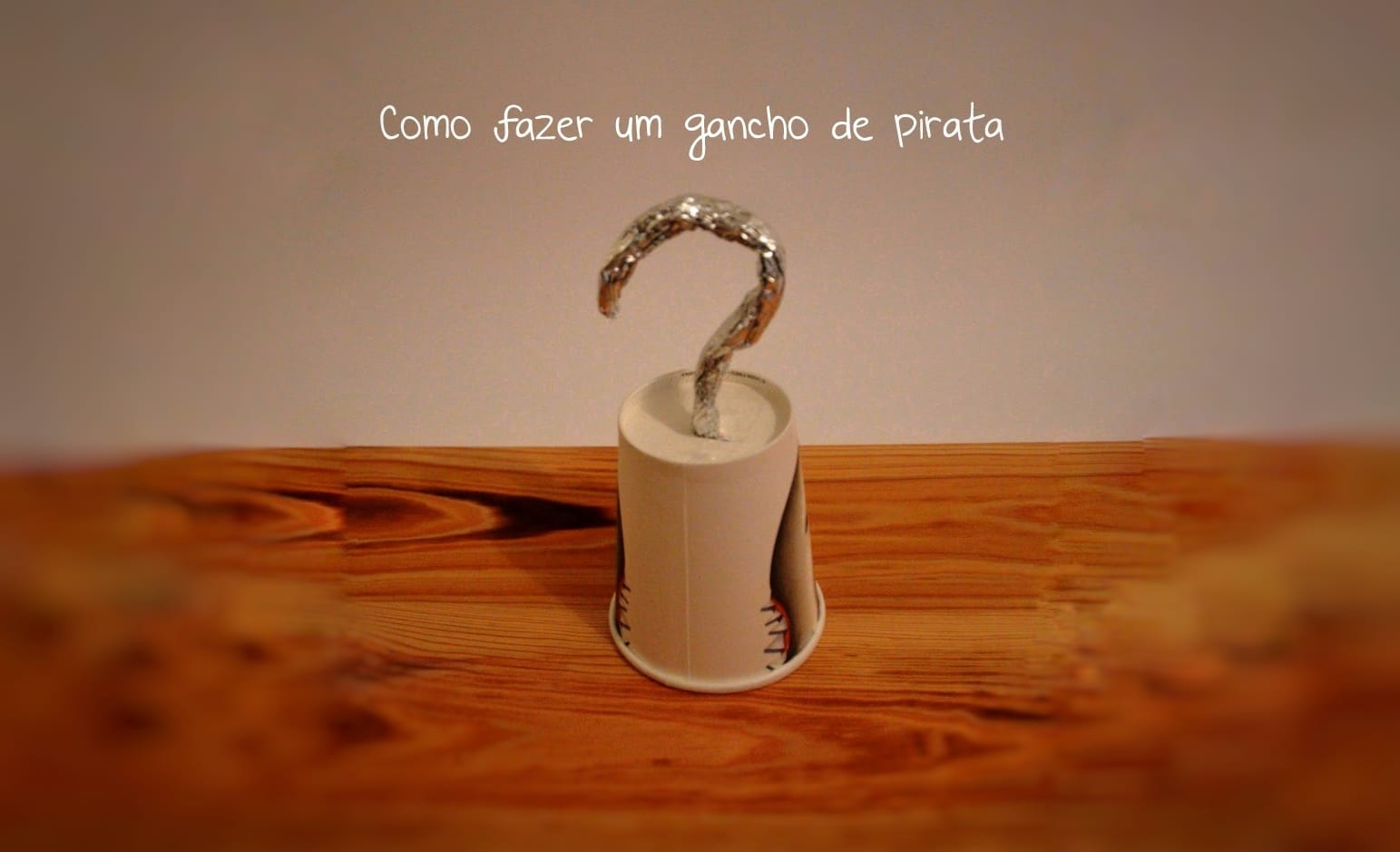 Como fazer um gancho de pirata Capa