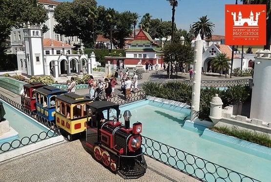 Comboio no Portugal dos Pequenitos em Coimbra