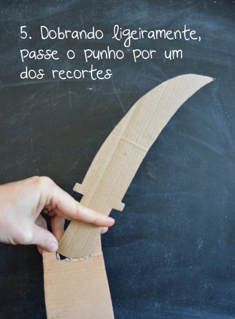 Fazer uma espada de pirata Como fazer Espada de Pirata Passo 5 Dobrar