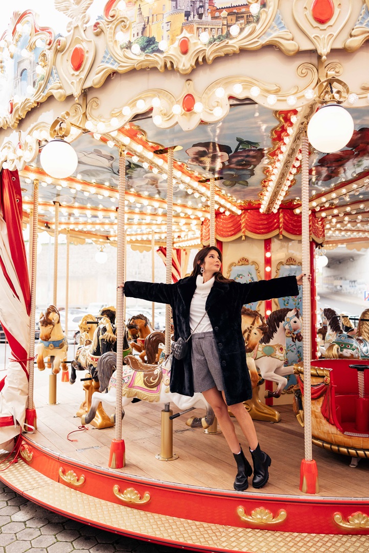 Viver a magia do Natal num carrossel parisiense no Strada Outlet