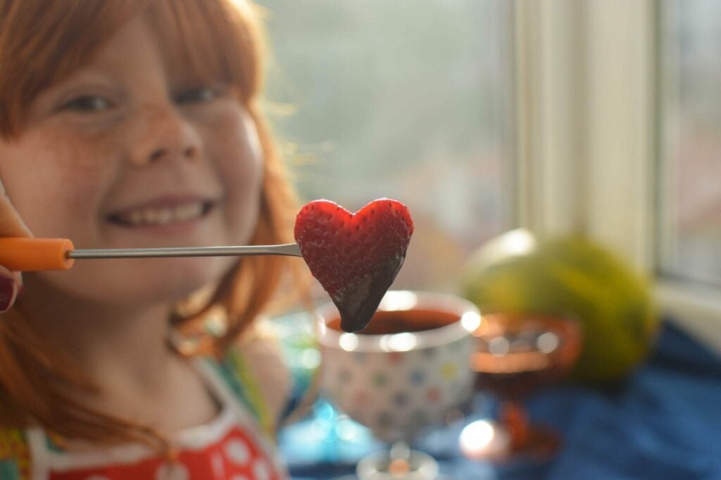 Preparação Fondue de chocolate com frutas