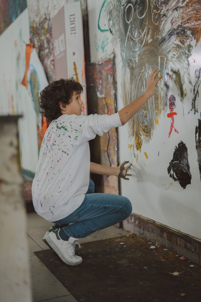 Pintar com os mãos Férias Artísticas no Atelier Rita Rovisco