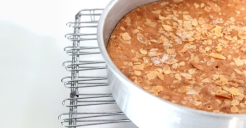 Bolo da Páscoa caseiro ou Swedish Visiting cake