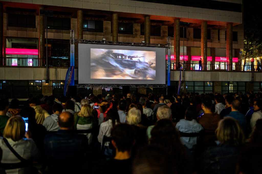 “Cinema fora do sítio” regressa às praças do Porto