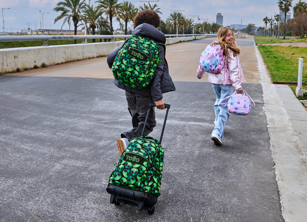 Mochilas e lancheiras Totto 2025