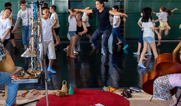 Atelier "Mundo fora, em movimento"