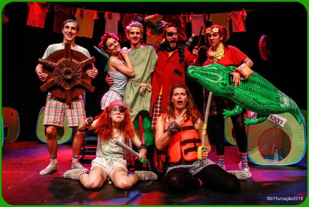 teatro peter pan nas escolas Atores