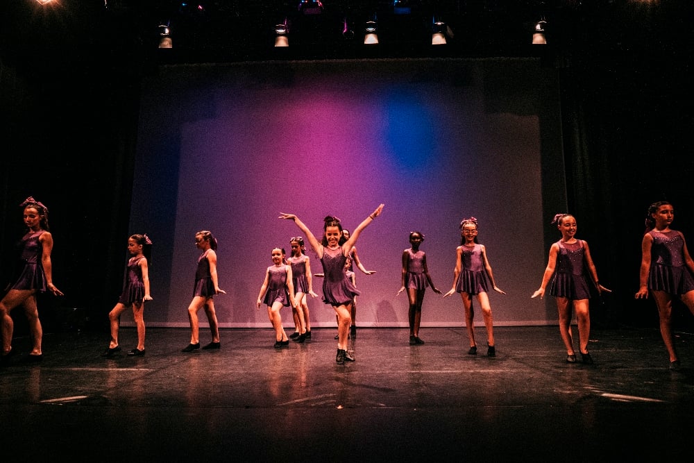 DANÇA JAZZ e SAPATEADO na EDSAE - para mais de 7 anos