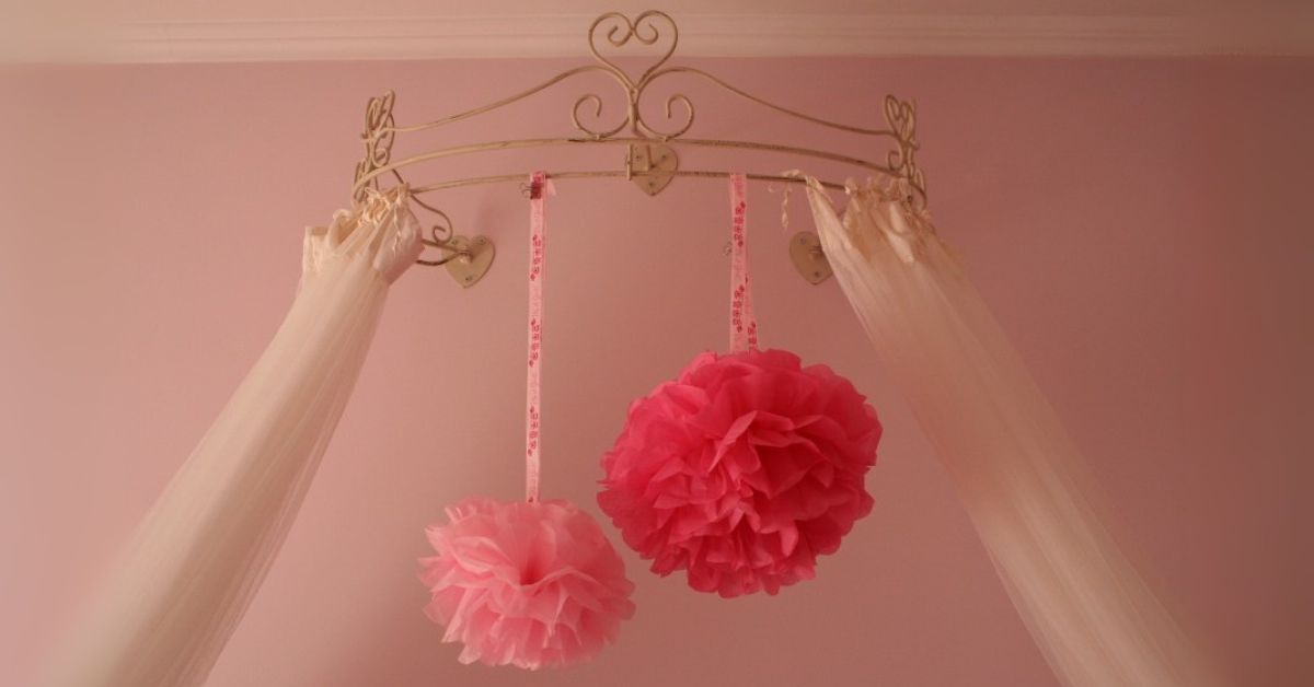 Decoracao Como fazer pompons com papel de seda