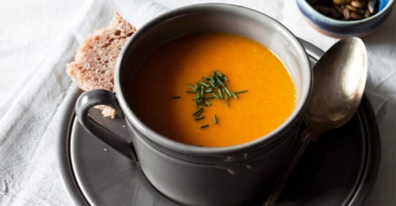 Sopa de abóbora hokaido e gengibre