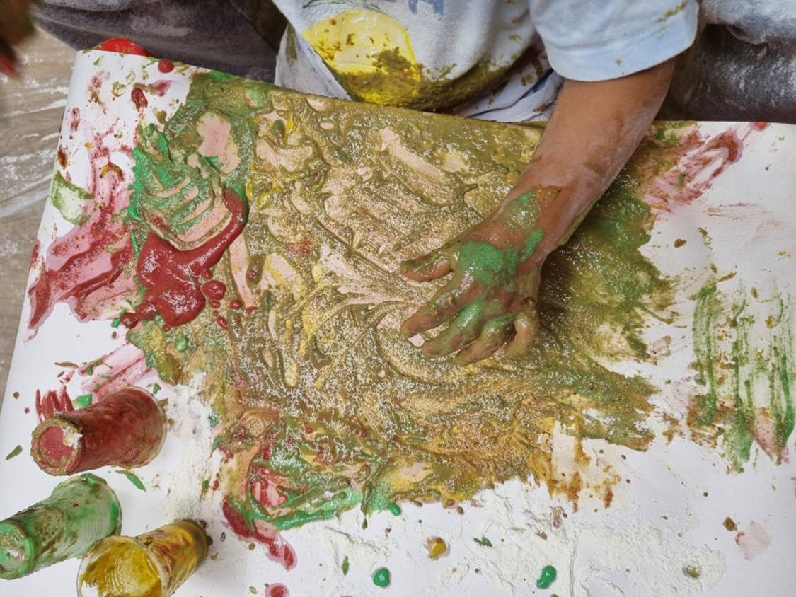 PINTAROLOAR COM AS CORES DO NATAL (+8M)