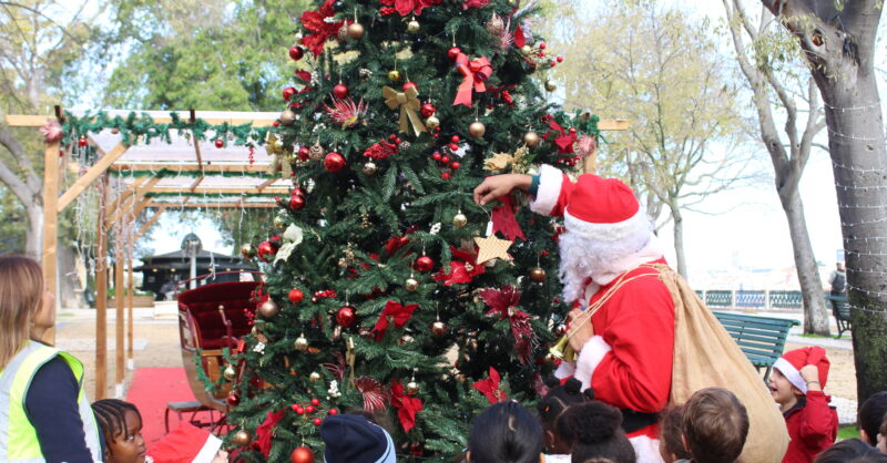 Pai Natal Chega em Cadeira de Rodas ao Parque das Nações