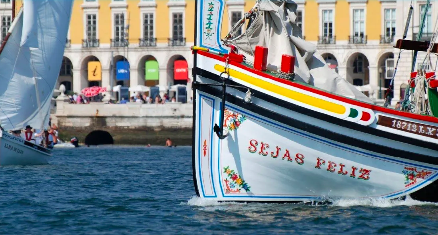 Passeios barco Tejo