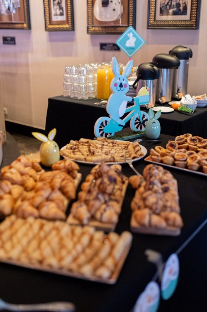 Breakfast with Bunny  - Pequeno almoço com o coelho da Páscoa Hard Rock Cafe