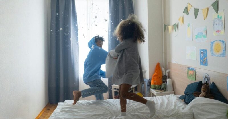 O quarto partilhado: quando dois irmãos têm de aprender a viver no mesmo espaço