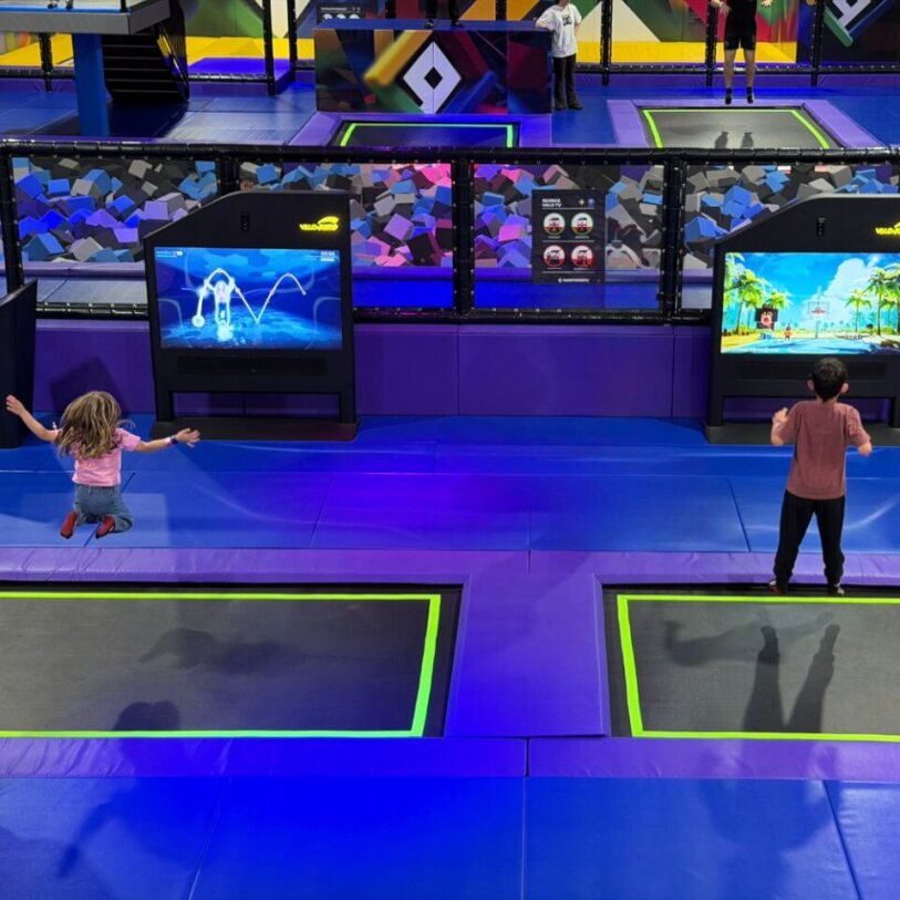 Atividades video jogos nos trampolins no Quantum Park Algarve
