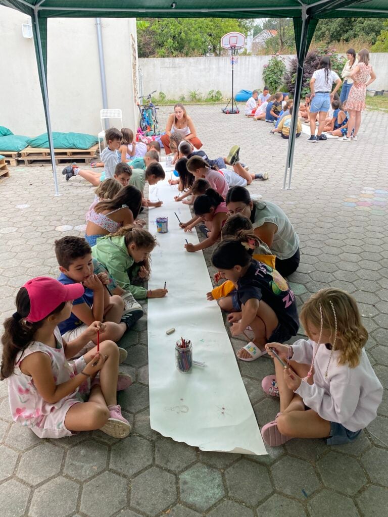 Campo de Férias Famalicão atividade colectiva de arte