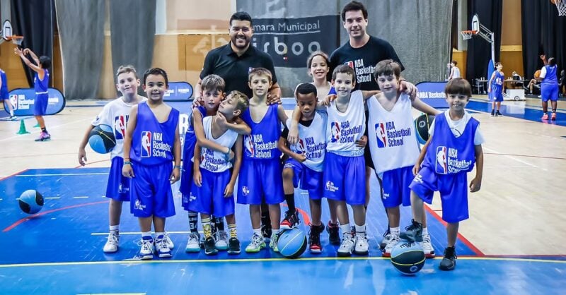 Campo de férias de basquetebol
