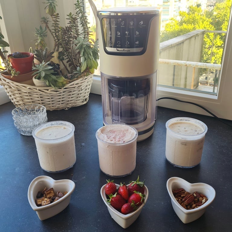 Gelado de baunilha com toppings para mix it Dolci