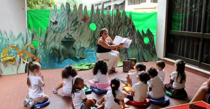 Crianças participam numa atividade artística e educativa em Coimbra — oficina para crianças em Coimbra