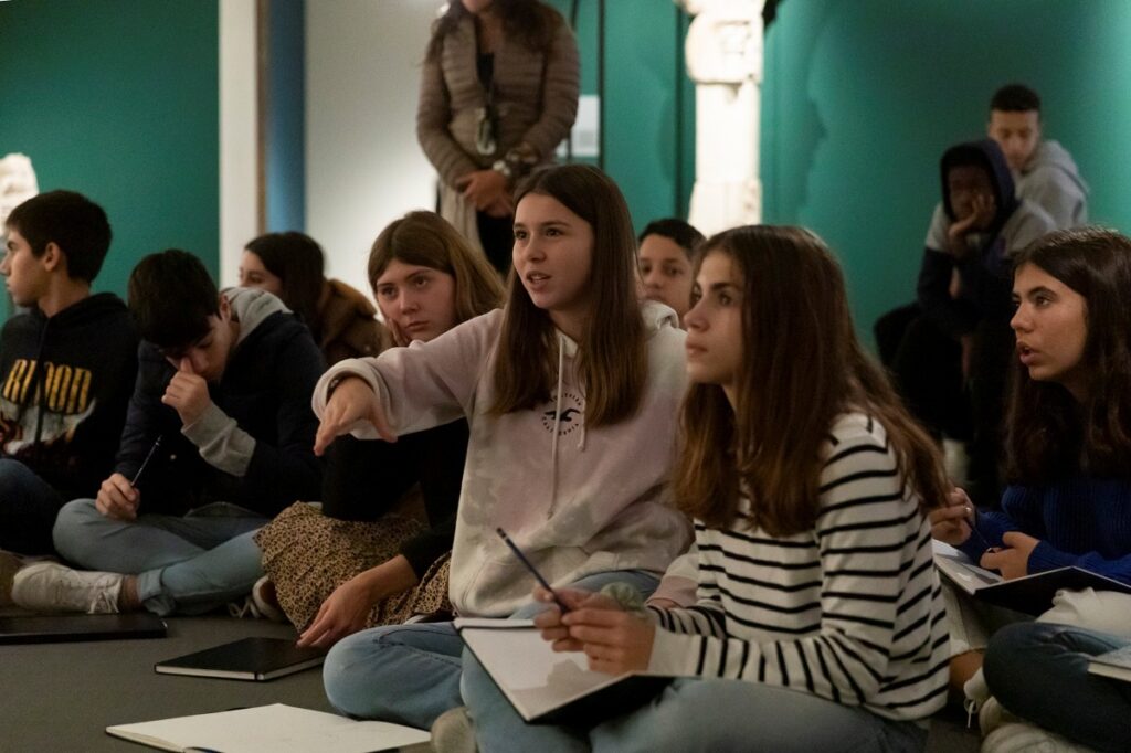 Reportagem fotográfica da Sessão 5 (projeto de mediação com uma turma de 9º ano, em colaboração com o artista Rui Horta Pereira) no Palácio de Pimenta, Museu de Lisboa, no dia 24 de Novembro de 2022 