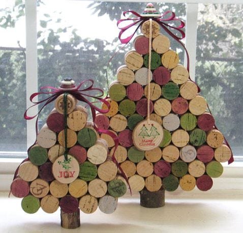 Como fazer uma árvore de Natal reciclada? Temos ideias!