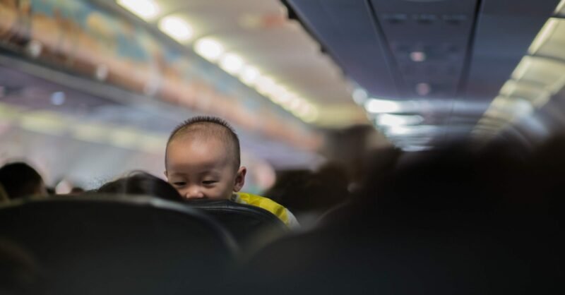 viajar de avião com bebé