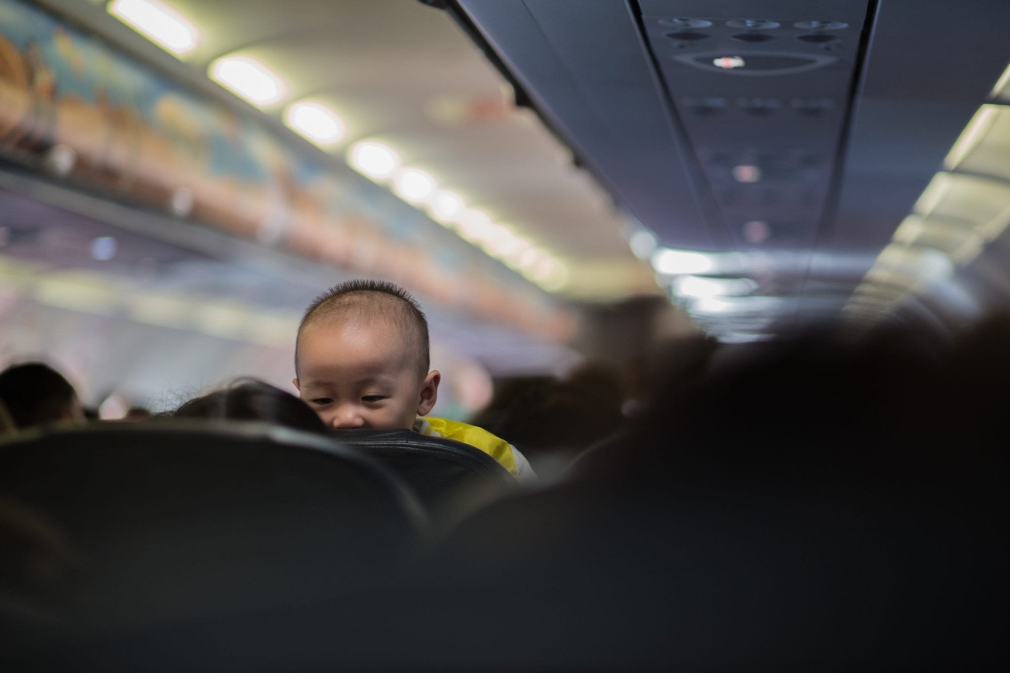 viajar de avião com bebé