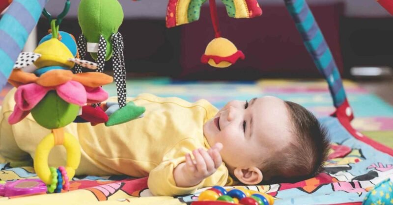 Brinquedos para bebé: brincar e aprender dos 0 aos 4 anos