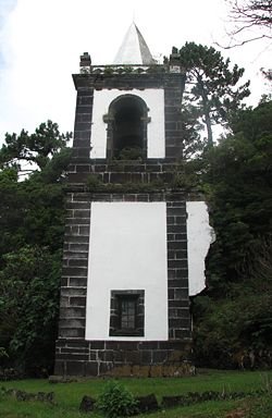 torre-igreja-urzelina