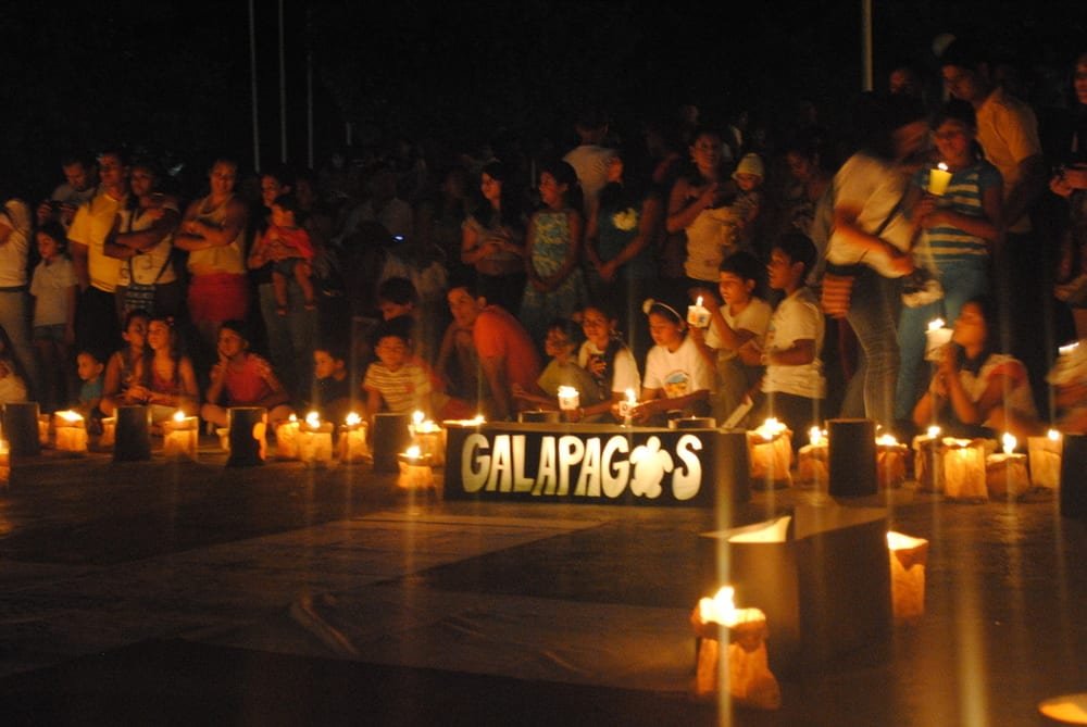 Hora do Planeta celebrado em Galápagos - Earth Hour celebrations at the UNESCO World Heritage site of the Galapagos Islands.