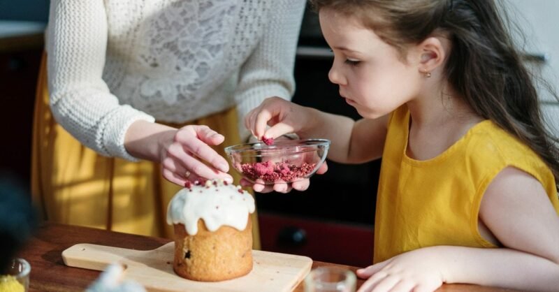 Mãos na massa: como iniciar as crianças na cozinha?