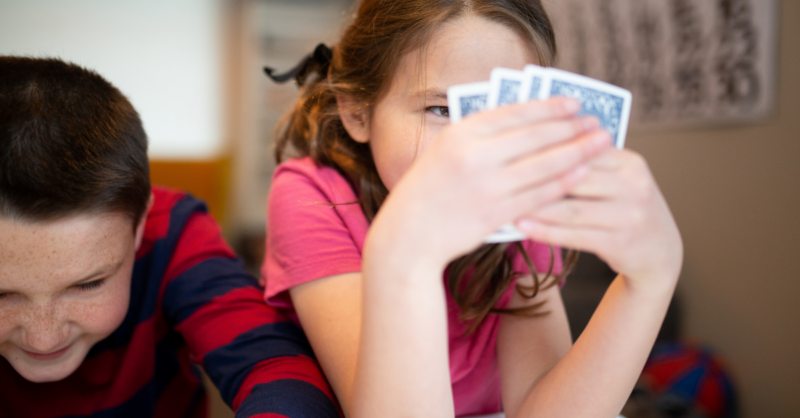 7 Formas de Jogar às Cartas com Crianças (por idades)